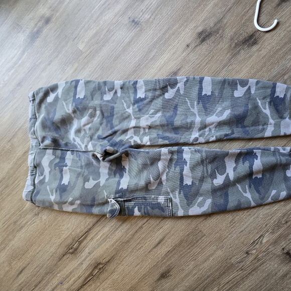 Abercrombie kids camo sweatpant jogger - Picture 3 of 5